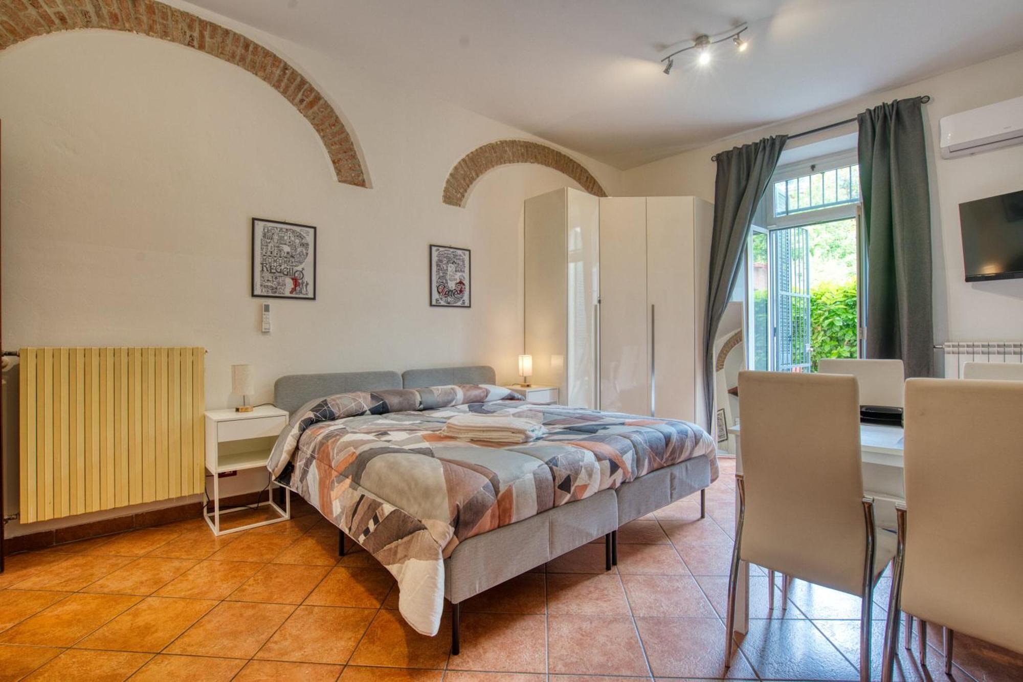 Dieghouse - Monolocale Con Cortile In Corte Lombarda Vicino Al Centro Монца Экстерьер фото